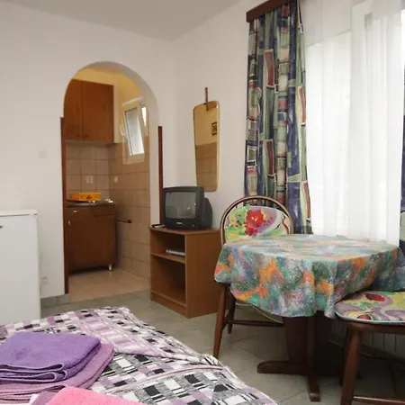 7953b * Mali Lošinj