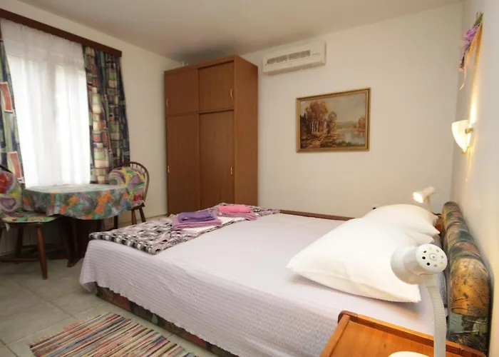 7953b * Mali Lošinj